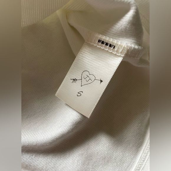 JULIET JOHNSTONE Women's White Graphic Short Sleeve Baby Tee Size S - Picture 3 of 7